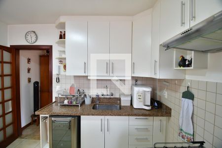 Casa à venda com 302m², 4 quartos e 4 vagasCozinha