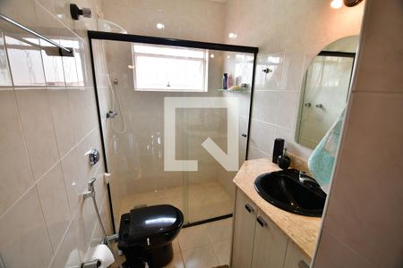 Casa à venda com 302m², 4 quartos e 4 vagasBanheiro 2