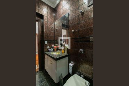 Casa de condomínio à venda com 800m², 5 quartos e 6 vagas Casa de condomínio à venda com 800m², 5 quartos e 6 vagasBanheiro Suite 1