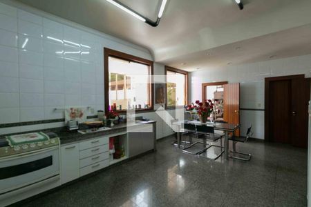 Casa de condomínio à venda com 800m², 5 quartos e 6 vagas Casa de condomínio à venda com 800m², 5 quartos e 6 vagasCozinha