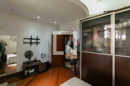 Casa de condomínio à venda com 800m², 5 quartos e 6 vagas Casa de condomínio à venda com 800m², 5 quartos e 6 vagasSuite 1