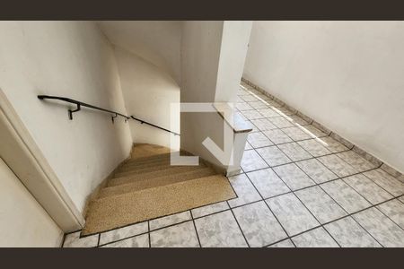 Apartamento para alugar com 45m², 1 quarto e sem vagaEscada