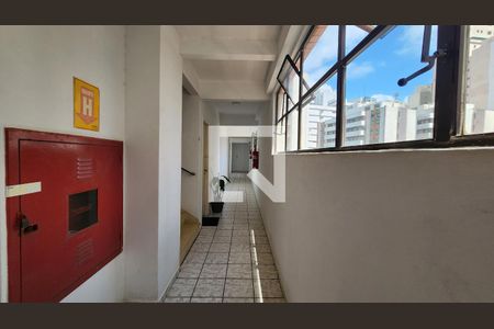 Apartamento para alugar com 45m², 1 quarto e sem vagaEscada