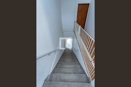 Apartamento para alugar com 40m², 1 quarto e sem vaga Apartamento para alugar com 40m², 1 quarto e sem vagaEscada