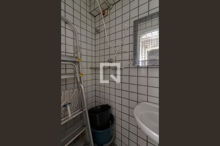 Apartamento para alugar com 335m², 3 quartos e 2 vagasBanheiro de Serviço