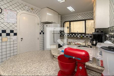 Apartamento para alugar com 335m², 3 quartos e 2 vagasCozinha