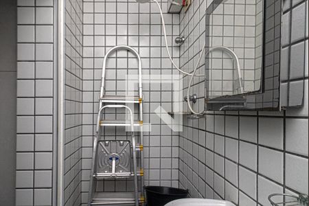 Apartamento para alugar com 335m², 3 quartos e 2 vagasBanheiro de Serviço