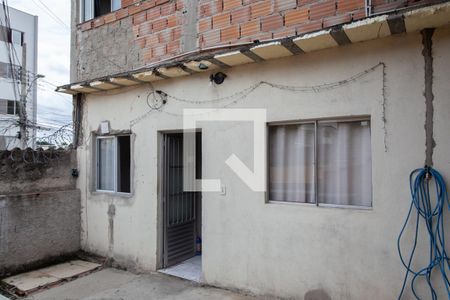 Casa à venda com 360m², 8 quartos e 2 vagas Casa à venda com 360m², 8 quartos e 2 vagasEntrada Casa 2