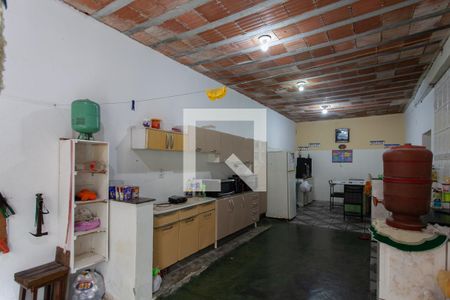 Casa à venda com 360m², 8 quartos e 2 vagas Casa à venda com 360m², 8 quartos e 2 vagasCasa 3 - Cozinha e área de serviço