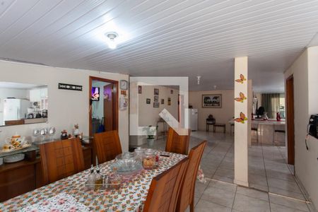 Casa à venda com 360m², 8 quartos e 2 vagas Casa à venda com 360m², 8 quartos e 2 vagasCasa 1 - Cozinha e Copa