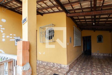 Casa à venda com 360m², 8 quartos e 2 vagas Casa à venda com 360m², 8 quartos e 2 vagasEntrada Casa 3