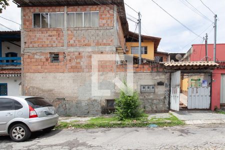 Casa à venda com 360m², 8 quartos e 2 vagas Casa à venda com 360m², 8 quartos e 2 vagasFachada