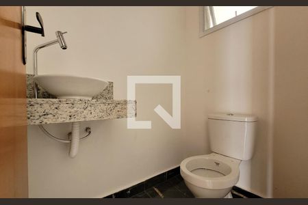 Lavabo de casa à venda com 3 quartos, 180m² em Vila Camilópolis, Santo André