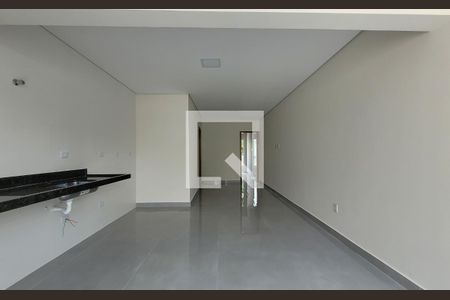 Casa à venda com 180m², 3 quartos e 2 vagasCobertura