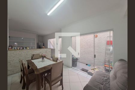 Casa à venda com 250m², 3 quartos e 1 vagaCopa