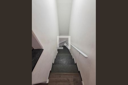 Casa à venda com 250m², 3 quartos e 1 vagaHall escadas