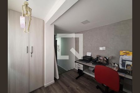 Casa à venda com 250m², 3 quartos e 1 vagaEscritório