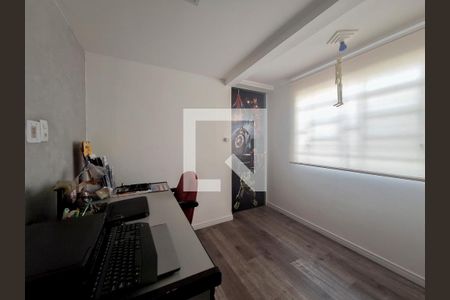 Casa à venda com 250m², 3 quartos e 1 vagaEscritório