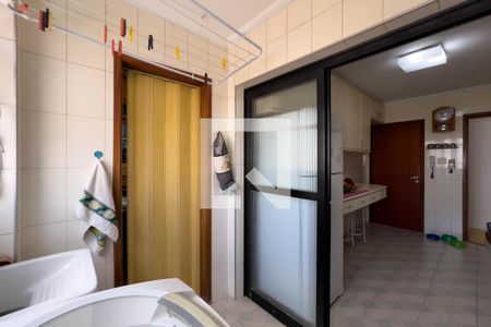 Apartamento à venda com 114m², 3 quartos e 3 vagas Apartamento à venda com 114m², 3 quartos e 3 vagasÁrea de serviço