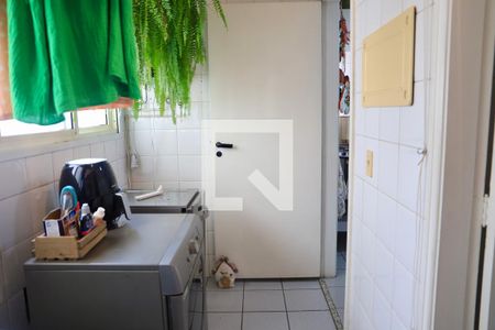 Apartamento à venda com 98m², 3 quartos e 2 vagas Apartamento à venda com 98m², 3 quartos e 2 vagasÁrea de Serviço