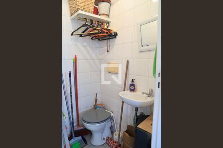 Apartamento à venda com 98m², 3 quartos e 2 vagas Apartamento à venda com 98m², 3 quartos e 2 vagasBanheiro de serviço