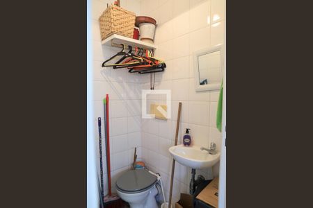 Apartamento à venda com 98m², 3 quartos e 2 vagas Apartamento à venda com 98m², 3 quartos e 2 vagasBanheiro de serviço