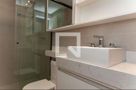 Apartamento à venda com 65m², 2 quartos e 2 vagas Apartamento à venda com 65m², 2 quartos e 2 vagasBanheiro do quarto 1 Suíte