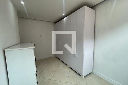 Quarto de casa para alugar com 1 quarto, 40m² em Centro, Duque de Caxias