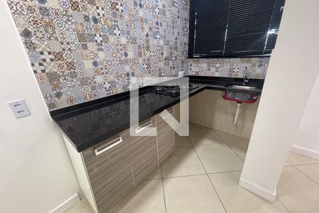 Sala de casa para alugar com 1 quarto, 40m² em Centro, Duque de Caxias