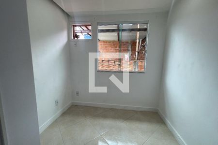 Quarto de casa para alugar com 1 quarto, 40m² em Centro, Duque de Caxias