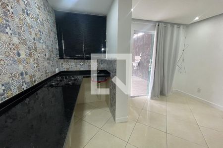 Sala de casa para alugar com 1 quarto, 40m² em Centro, Duque de Caxias