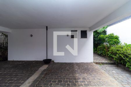 Casa à venda com 300m², 4 quartos e 2 vagas Casa à venda com 300m², 4 quartos e 2 vagasGaragem