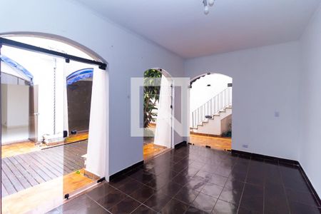 Casa à venda com 300m², 4 quartos e 2 vagas Casa à venda com 300m², 4 quartos e 2 vagasQuarto de Serviço