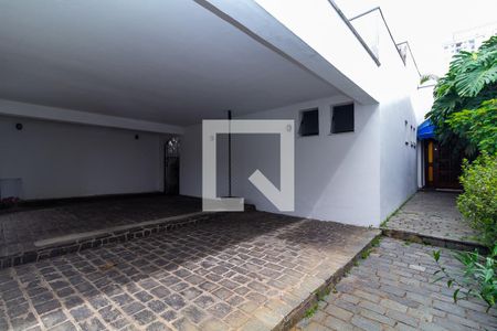 Casa à venda com 300m², 4 quartos e 2 vagas Casa à venda com 300m², 4 quartos e 2 vagasGaragem