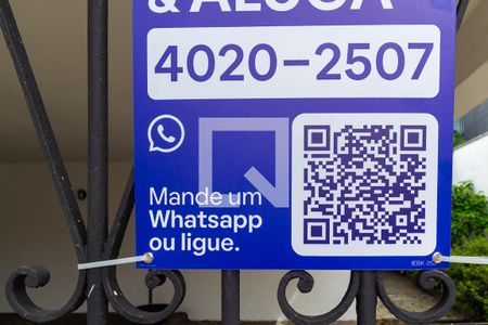 Casa à venda com 300m², 4 quartos e 2 vagas Casa à venda com 300m², 4 quartos e 2 vagasPlaquinha