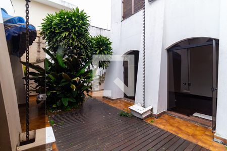 Casa à venda com 300m², 4 quartos e 2 vagas Casa à venda com 300m², 4 quartos e 2 vagasQuintal