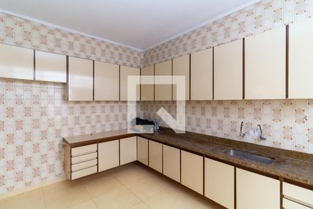 Casa à venda com 300m², 4 quartos e 2 vagas Casa à venda com 300m², 4 quartos e 2 vagasCozinha