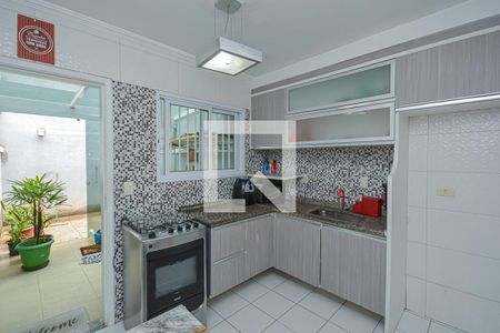 Cozinha de casa de condomínio para alugar com 2 quartos, 80m² em Jardim da Campina, São Paulo