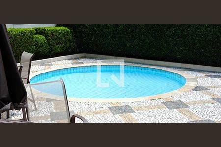 Apartamento para alugar com 50m², 2 quartos e 2 vagas Apartamento para alugar com 50m², 2 quartos e 2 vagasÁrea comum - Piscina