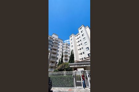 Apartamento para alugar com 50m², 2 quartos e 2 vagas Apartamento para alugar com 50m², 2 quartos e 2 vagasFachada