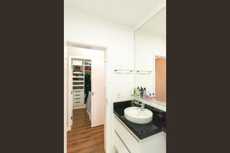 Casa de condomínio à venda com 320m², 4 quartos e 4 vagasBanheiro da Suíte 1