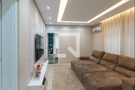 Sala de TV de casa de condomínio à venda com 4 quartos, 320m² em Swiss Park, Campinas