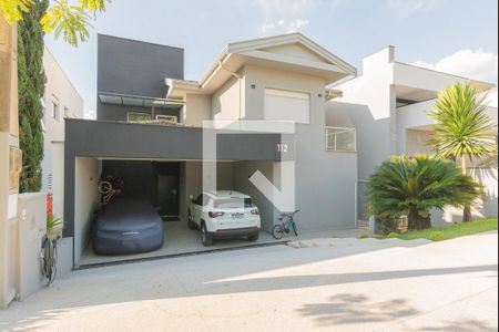 Casa de condomínio à venda com 320m², 4 quartos e 4 vagasFachada