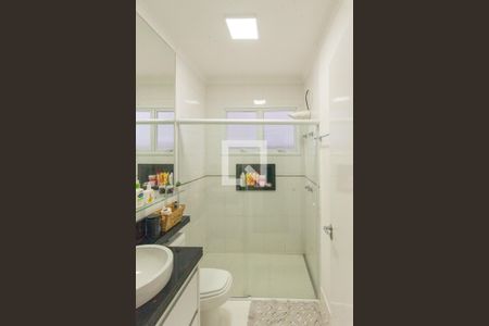 Casa de condomínio à venda com 320m², 4 quartos e 4 vagasBanheiro da Suíte 1