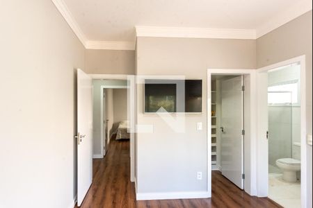 Casa de condomínio à venda com 320m², 4 quartos e 4 vagasSuíte 3