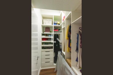 Casa de condomínio à venda com 320m², 4 quartos e 4 vagasCloset da Suíte 1