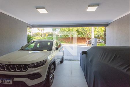 Casa de condomínio à venda com 320m², 4 quartos e 4 vagasGaragem