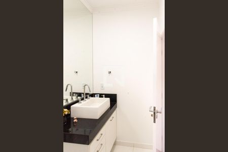 Casa de condomínio à venda com 320m², 4 quartos e 4 vagasBanheiro da Suíte 3