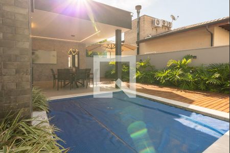 Casa de condomínio à venda com 320m², 4 quartos e 4 vagasPiscina