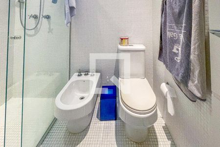 Casa à venda com 500m², 4 quartos e 3 vagas Casa à venda com 500m², 4 quartos e 3 vagasBanheiro da Suíte 3